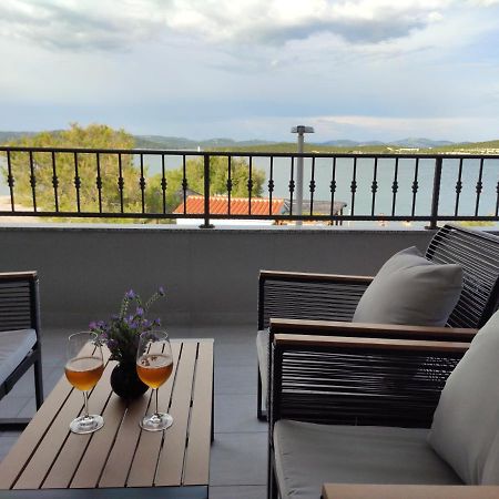 Apartmani Sara 2 Betina  Kültér fotó