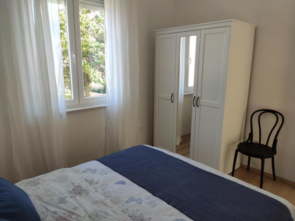 Apartmani Sara 2 Betina  Kültér fotó
