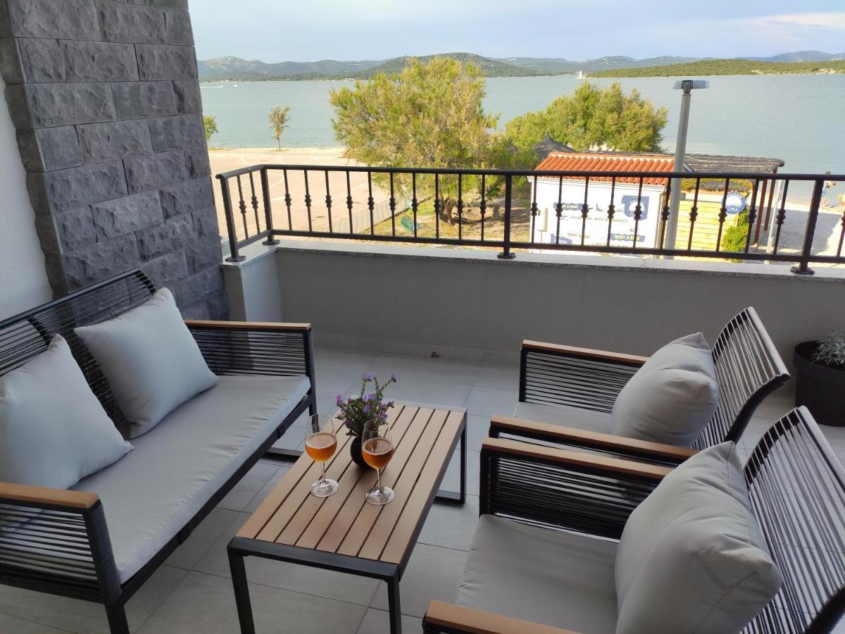 Apartmani Sara 2 Betina  Kültér fotó