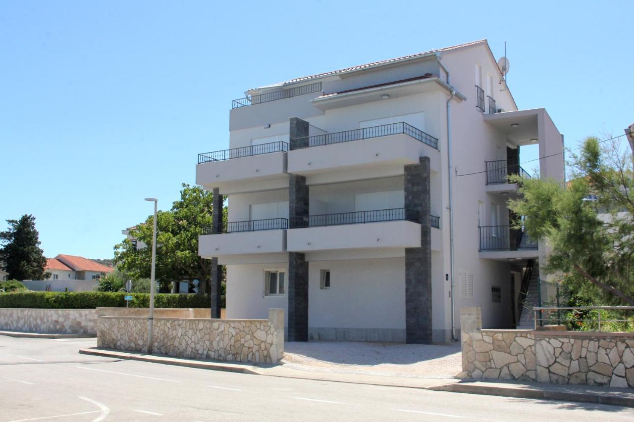 Apartmani Sara 2 Betina  Kültér fotó