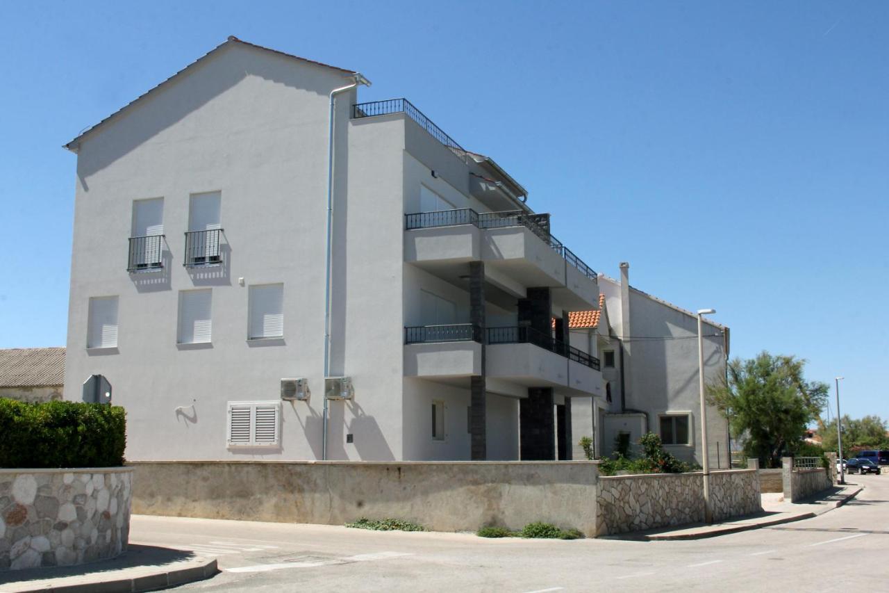 Apartmani Sara 2 Betina  Kültér fotó
